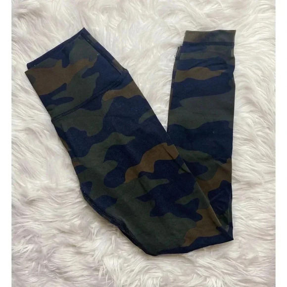 PINK Camouflage Leggings - Picture 2 of 5